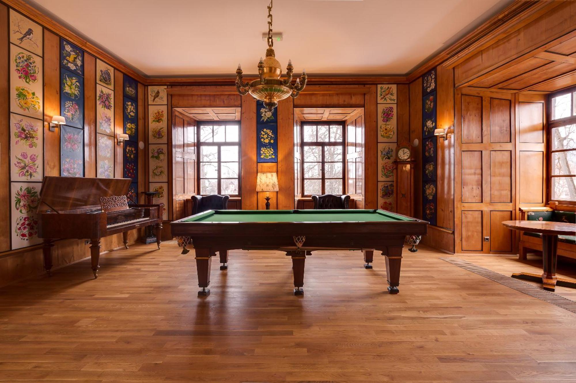 Zamek Karpniki Schloss Fischbach Lomnica  Extérieur photo