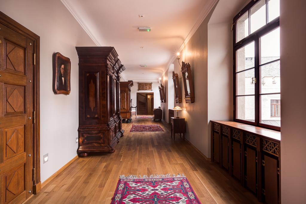 Zamek Karpniki Schloss Fischbach Lomnica  Extérieur photo